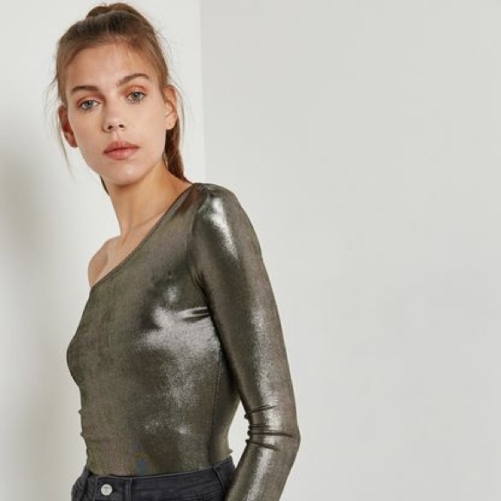 Metallic One Shoulder Top - Picture 3 of 4